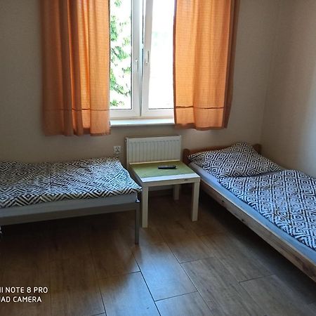 Noclegi Pod Kasztanami Marki  Exterior foto