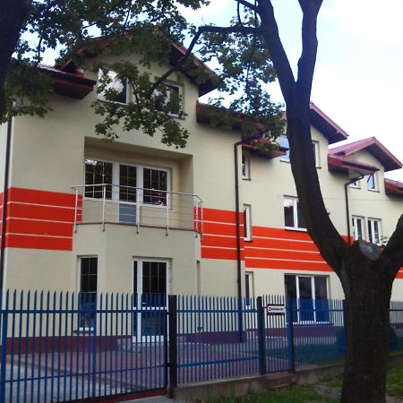 Noclegi Pod Kasztanami Marki  Exterior foto