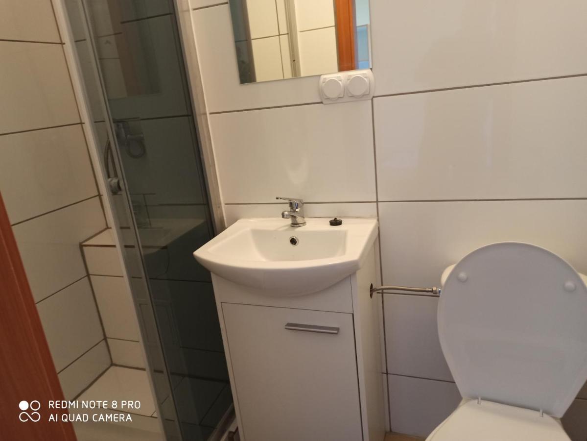 Noclegi Pod Kasztanami Marki  Exterior foto