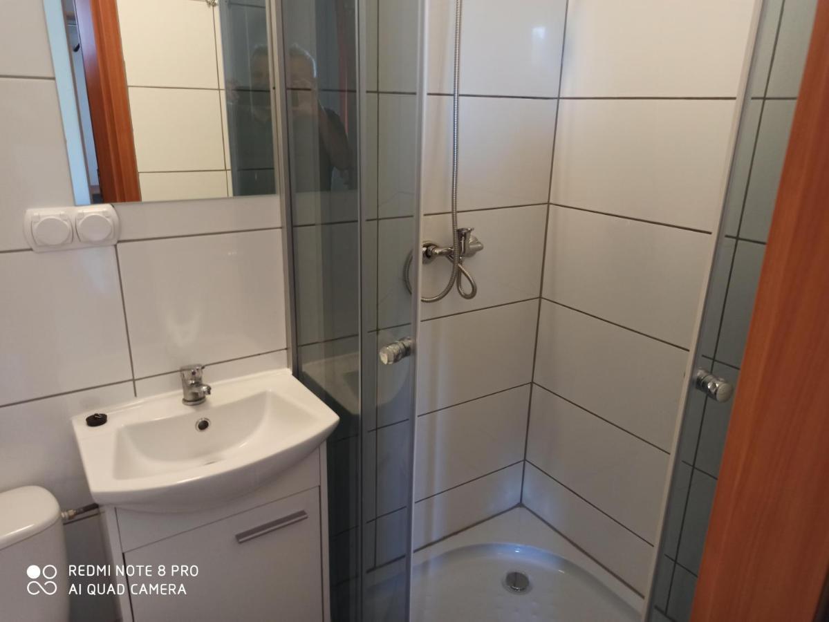 Noclegi Pod Kasztanami Marki  Exterior foto