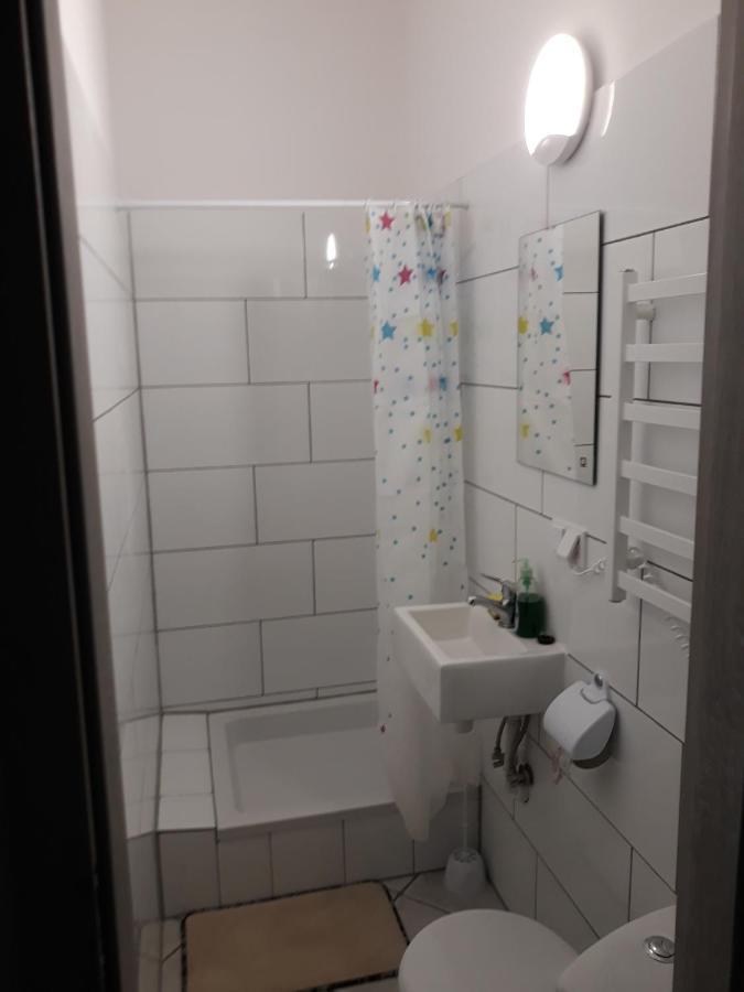 Noclegi Pod Kasztanami Marki  Exterior foto
