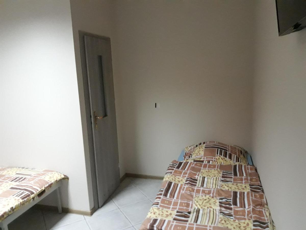 Noclegi Pod Kasztanami Marki  Exterior foto